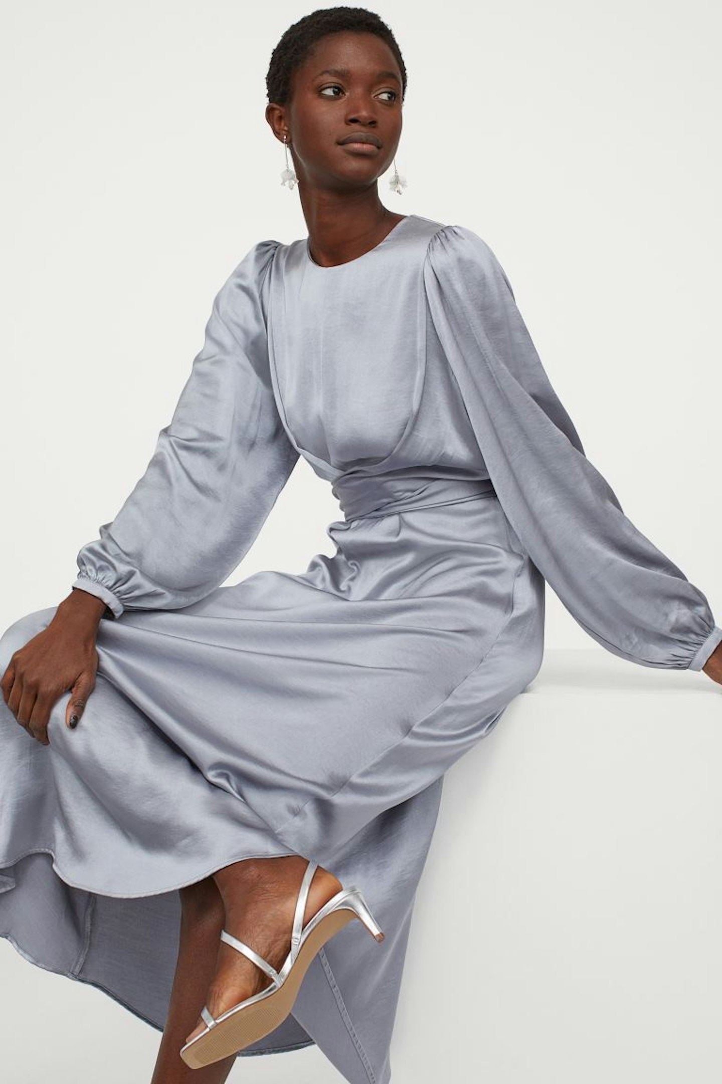 H&m bell on sale sleeve dress